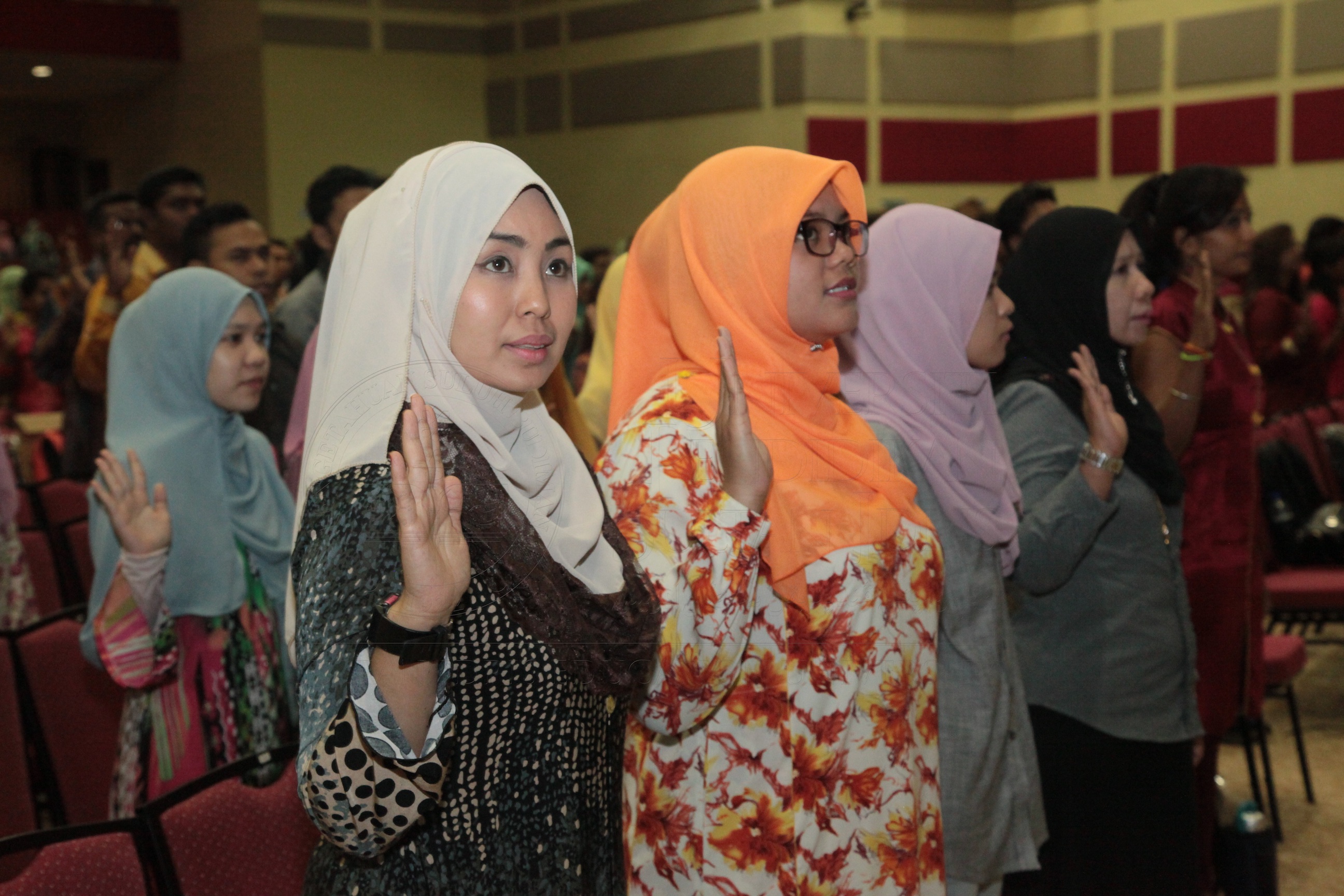 PRO16 16 siswazah IMG 0225